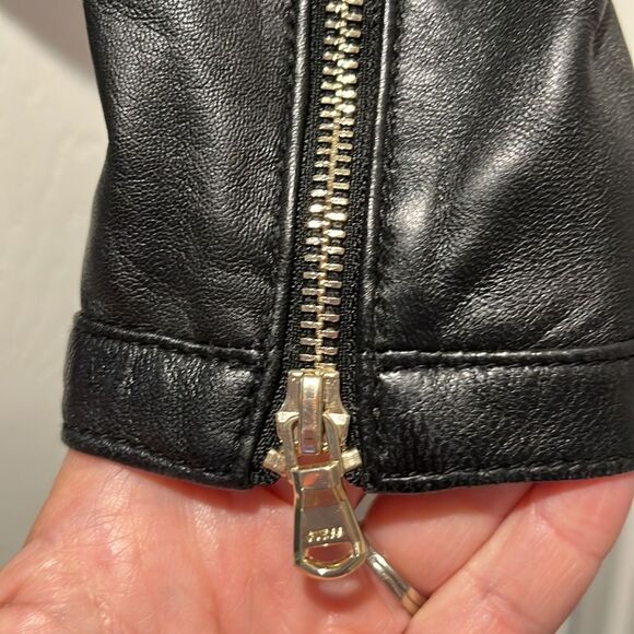 EUC Guess Leather Bomber Jacket Women’s Size XS. - Picture 7 of 9
